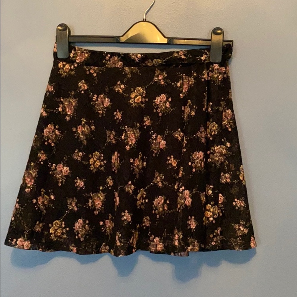 Lace printed skirt